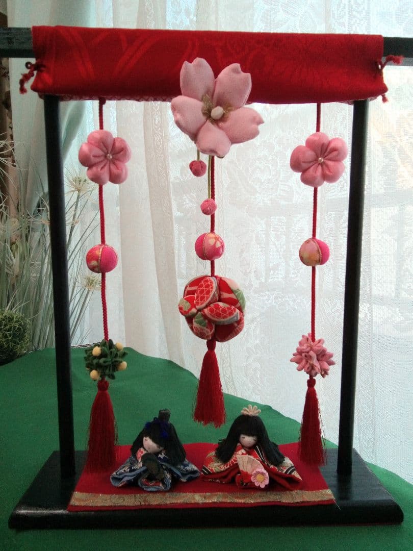 ちりめん細工　吊し飾りとお雛様