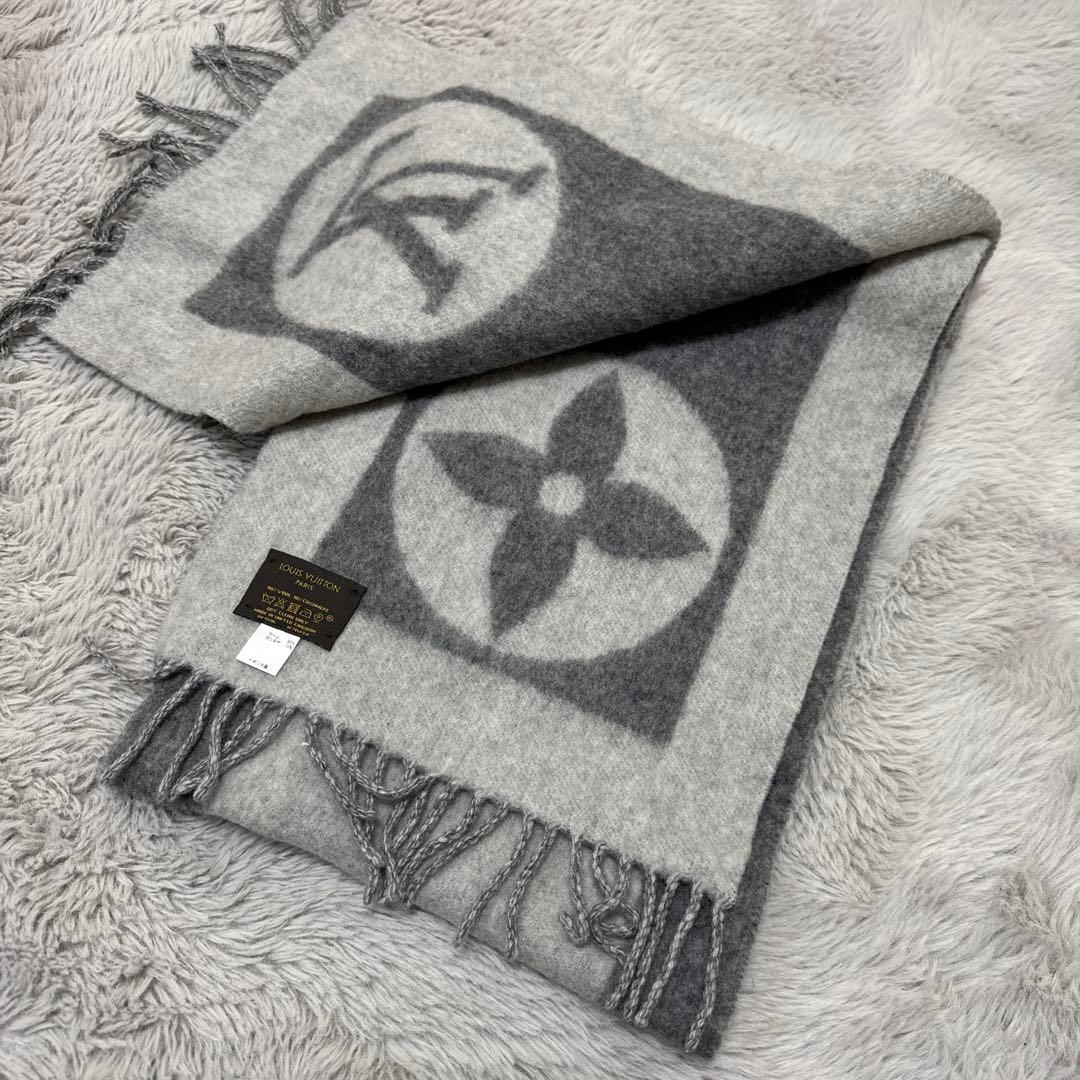 Louis Vuitton グレー マフラー ロゴ入り カシミヤ10%