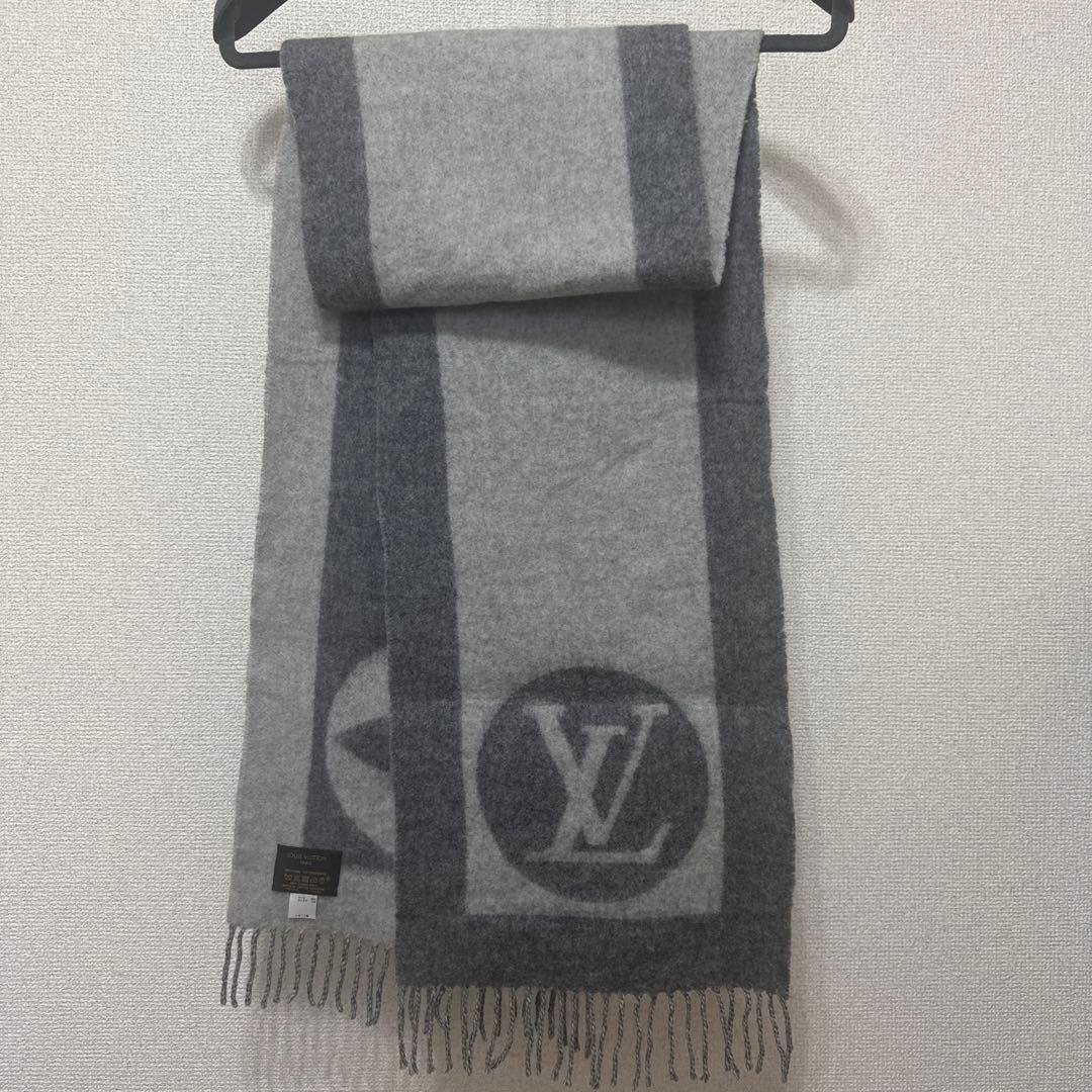 Louis Vuitton グレー マフラー ロゴ入り カシミヤ10%