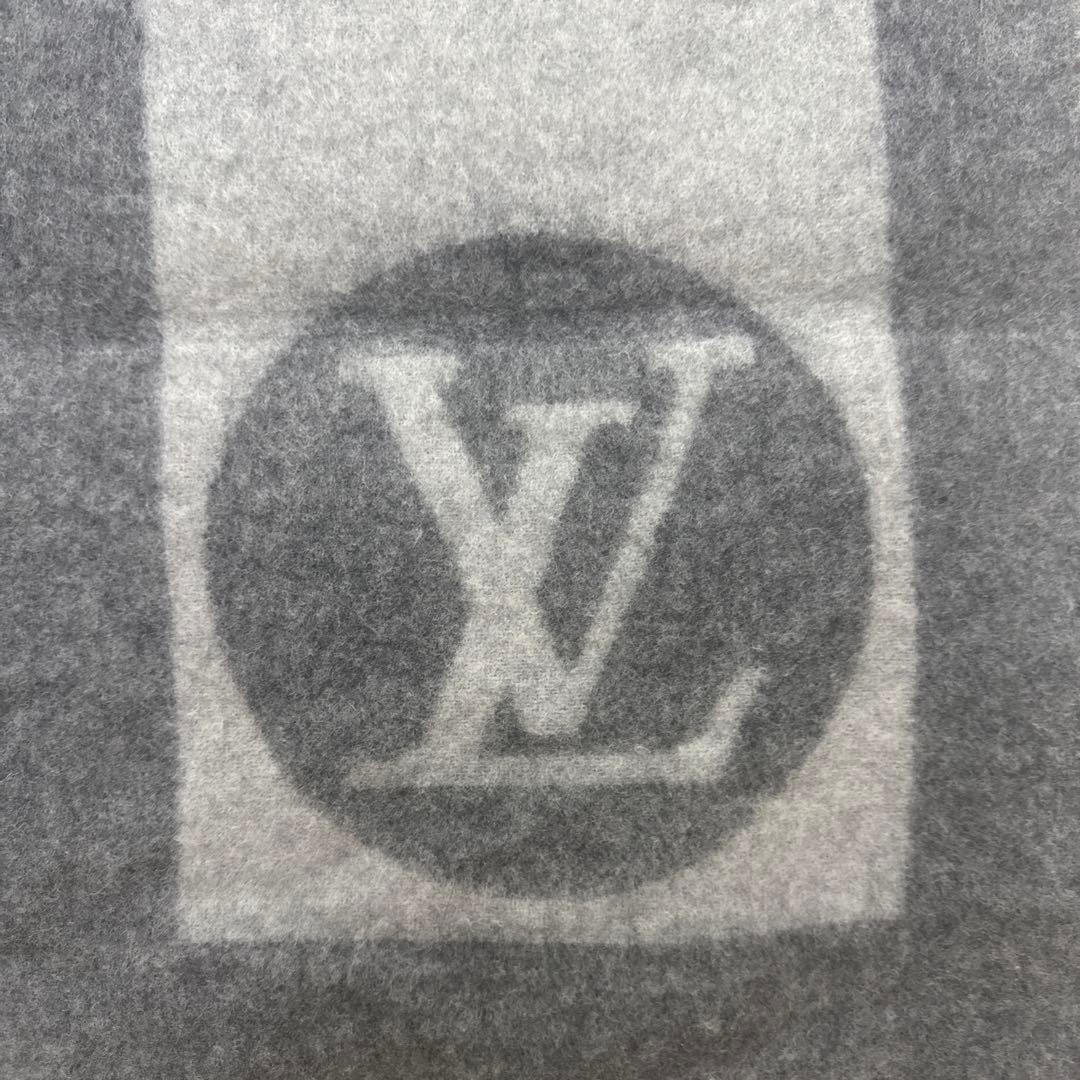 Louis Vuitton グレー マフラー ロゴ入り カシミヤ10%