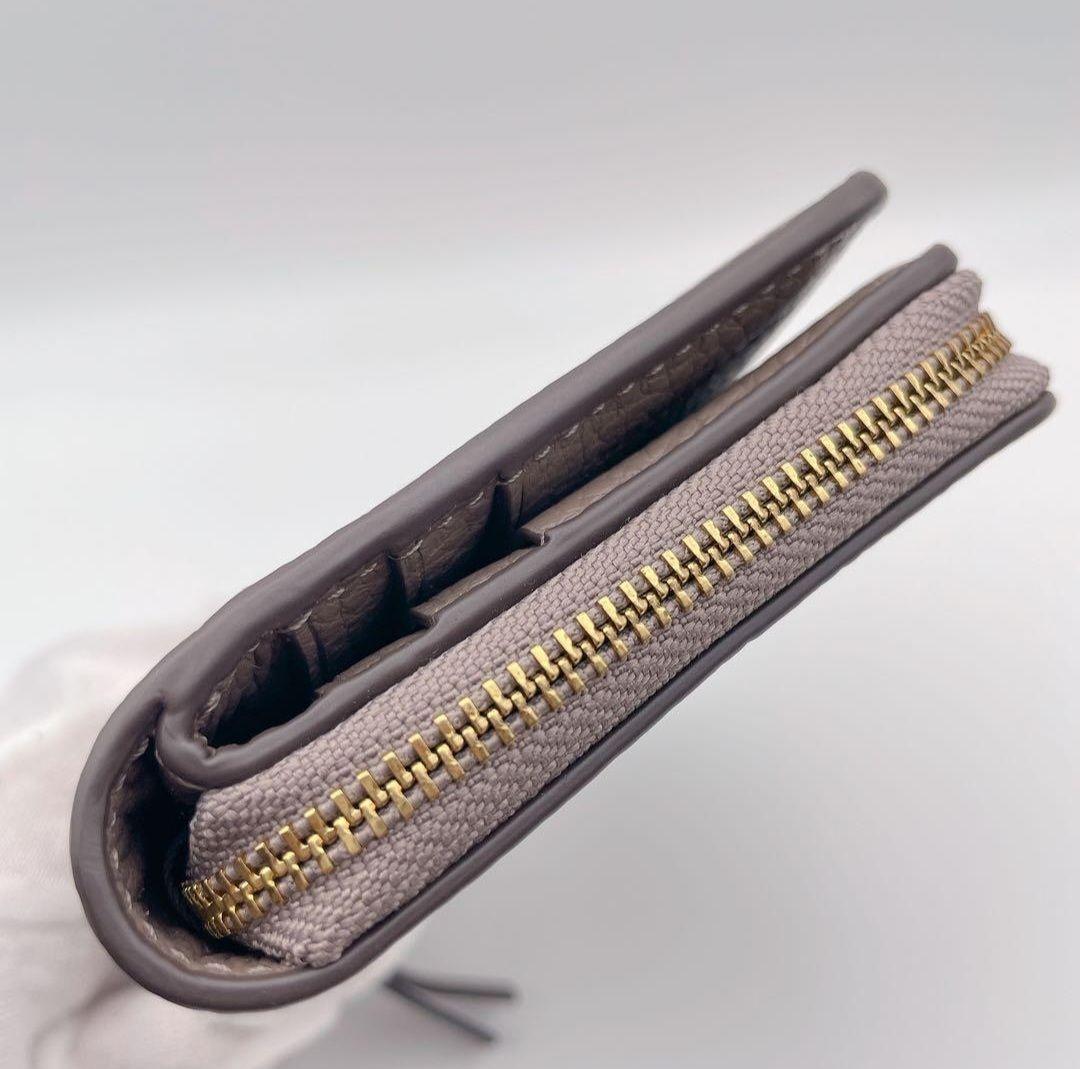 【美品】トリーバーチ 二つ折り財布 グレージュ