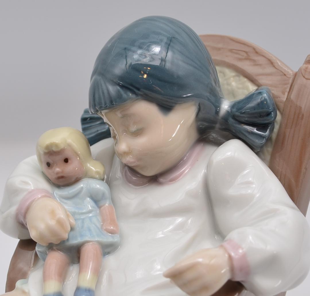 昼寝の時間　＃5448　★リヤドロ　スペイン　ポーセリン　光沢仕上　ヴィンテージ