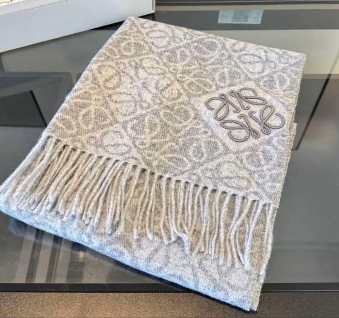 グレー マフラー