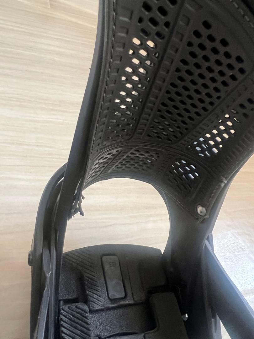 バートン マラヴィータ スノーボードビンディング