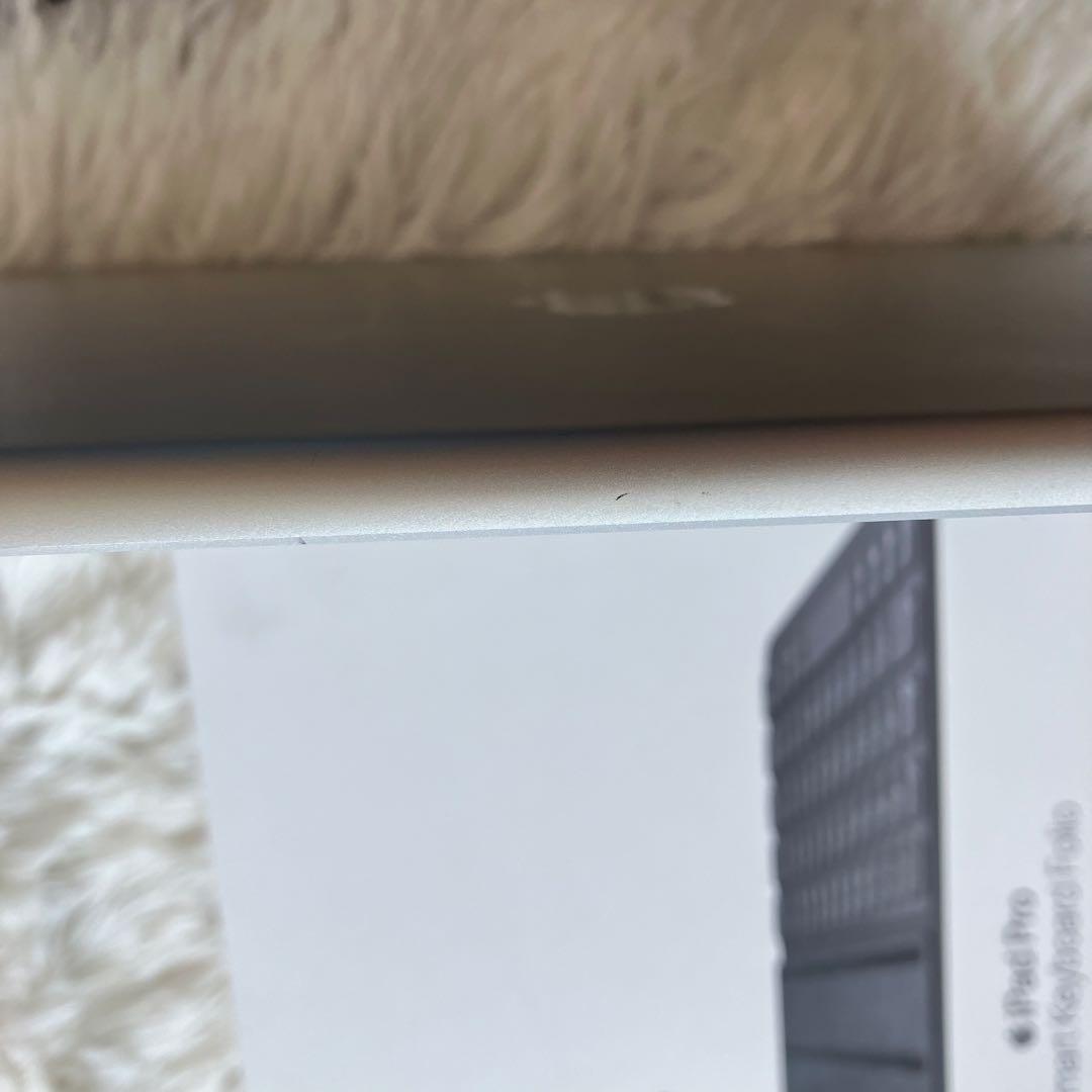 【完動品】iPad 第7世代 32GB SIMフリー 【すぐ発送】【付属品】