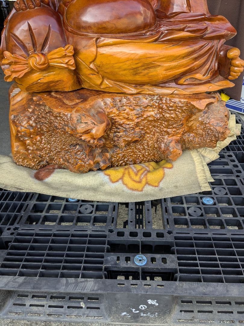 薔薇　木彫り　一刀彫り　布袋　台付き