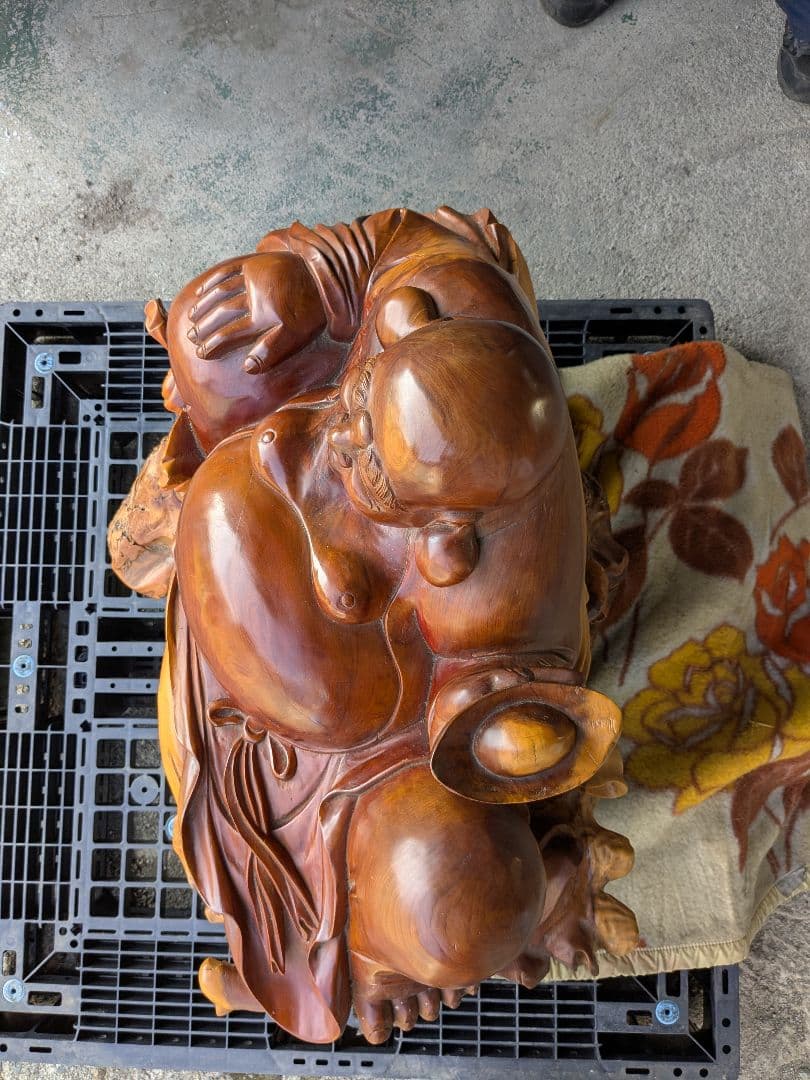 薔薇　木彫り　一刀彫り　布袋　台付き