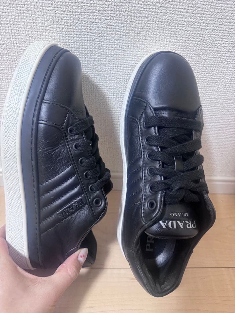 PRADA スニーカー