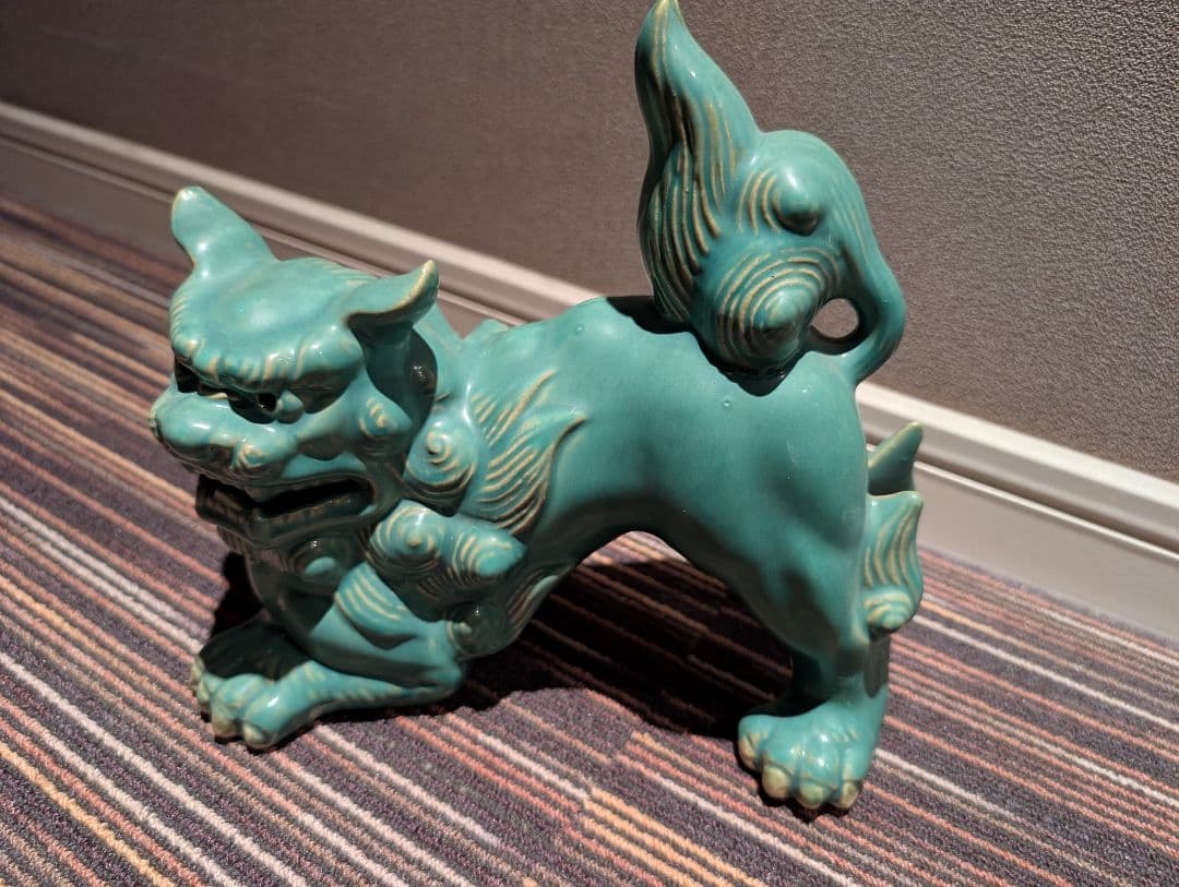 青磁のシーサー 一対 置物 魔除け 守り神 獅子 沖縄 骨董 雑貨 アンティーク