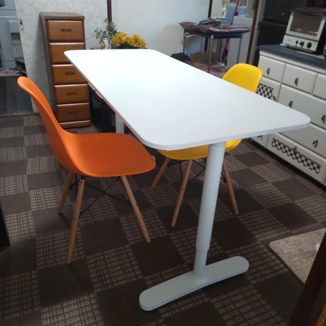 IKEA 上下伸縮テーブルBEKANTと椅子
