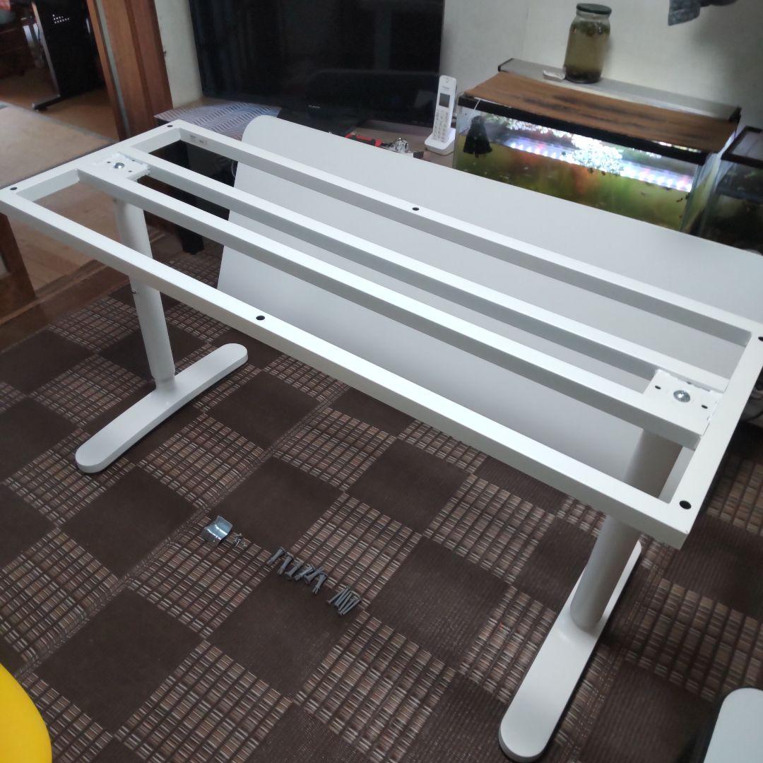 IKEA 上下伸縮テーブルBEKANTと椅子