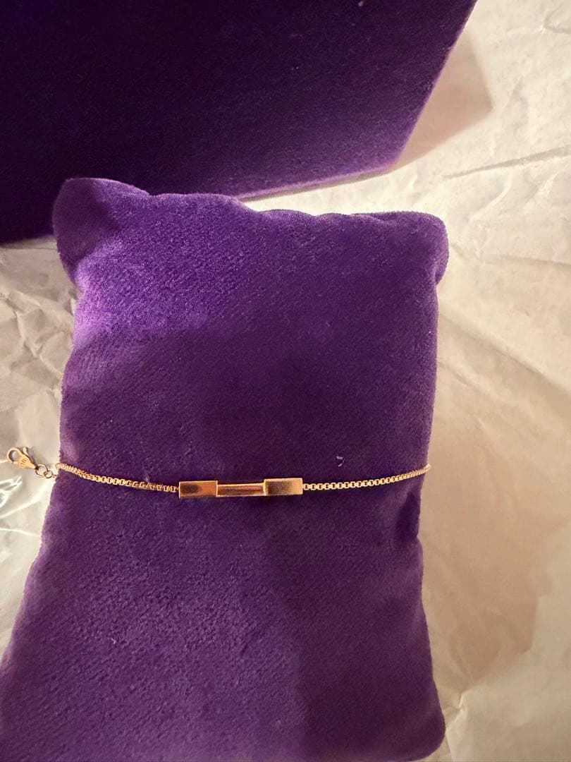 〔GUCCI LINK TO LOVE〕“GUCCI”バー付き ブレスレット