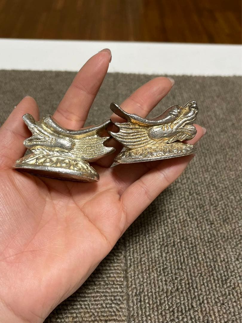 中国美術　龍の形箸置き　銀製？