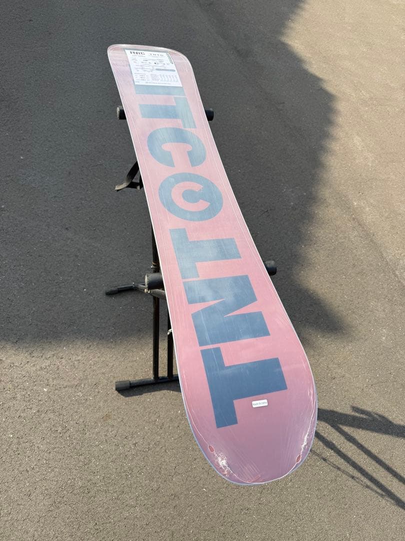 新品未使用　　FNTC TNTC 143cm 23-24 グラトリ