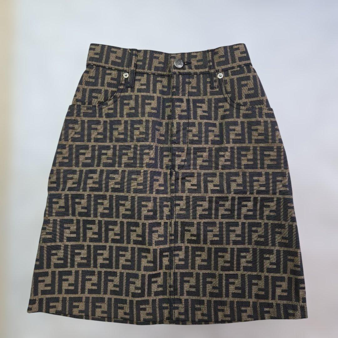 美品　FENDI 　フェンディ ズッカ柄タイトスカート　26インチ