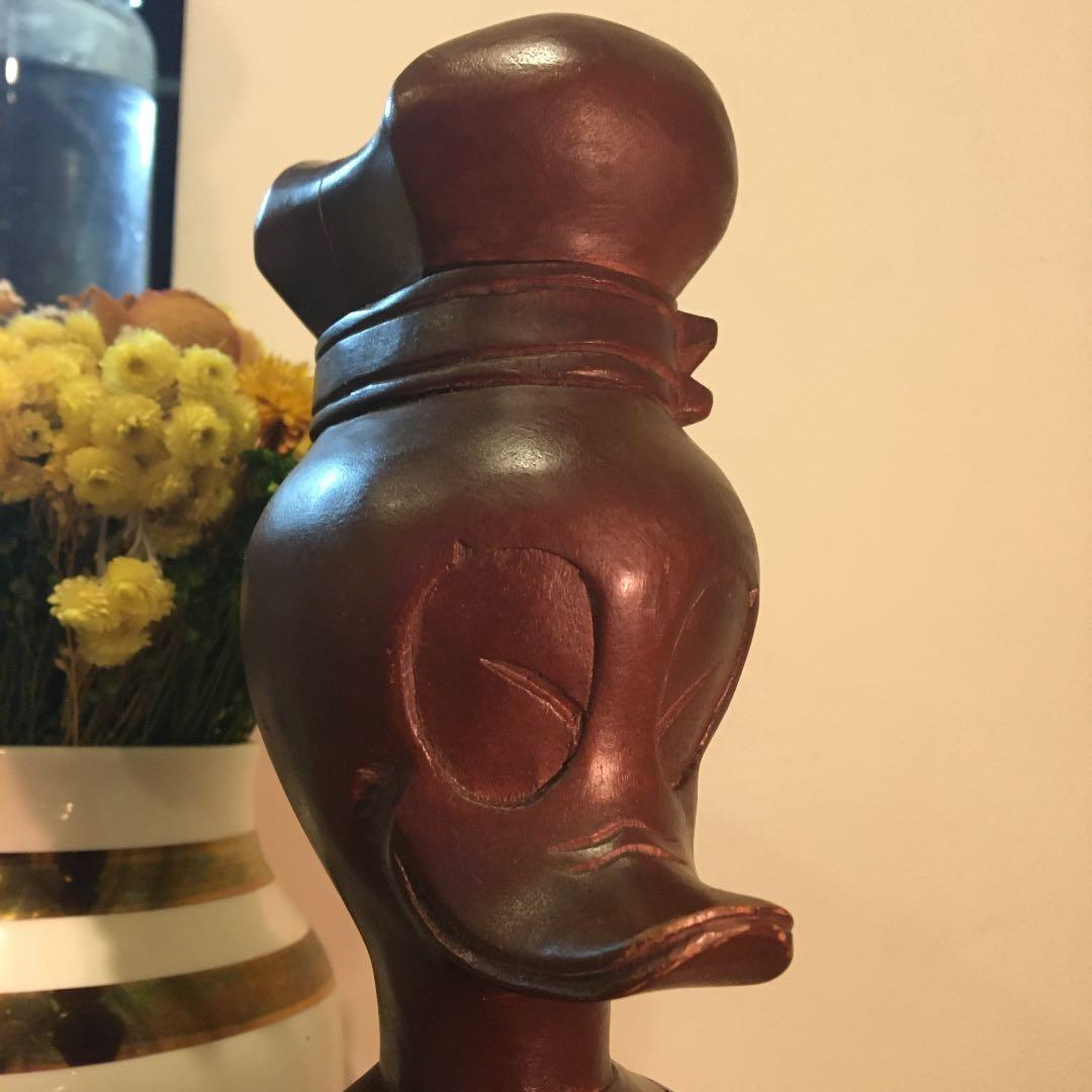 アメリカ ビンテージ　一刀彫りの精巧に彫られたドナルドダックの木彫りオブジェ