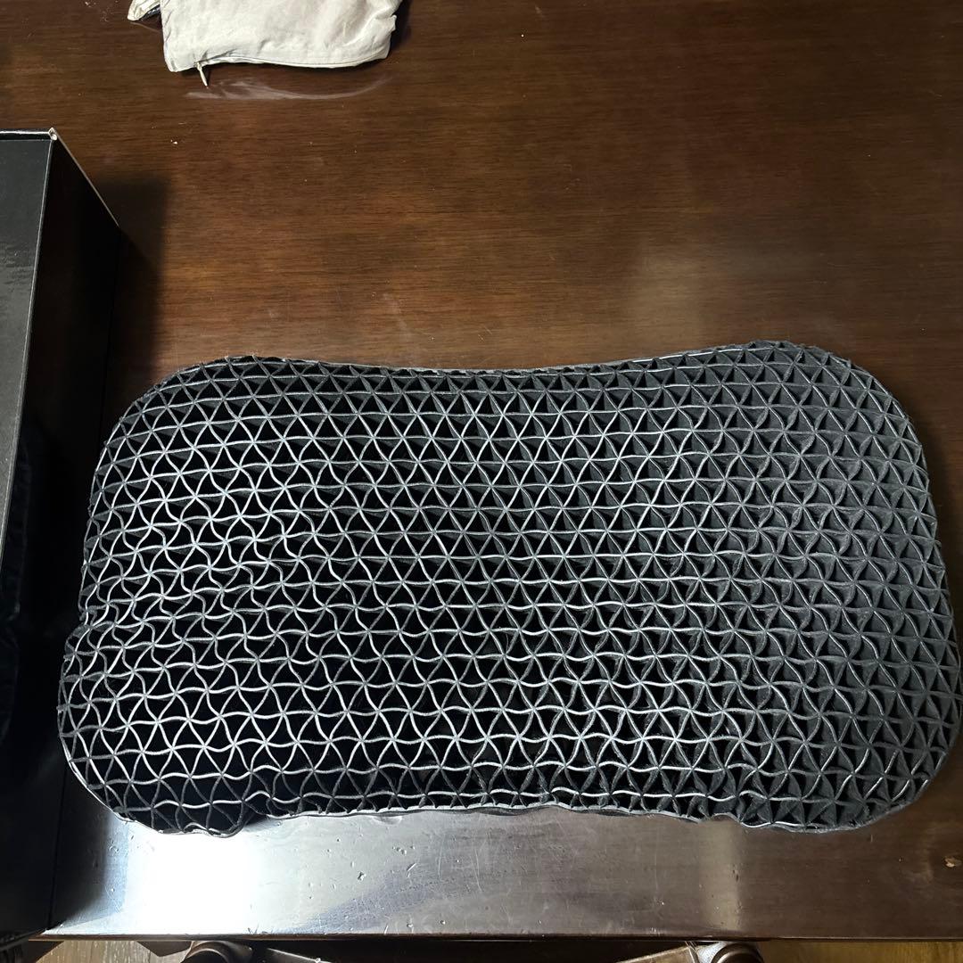 ヒツジのいらない枕 ハニカム構造 黒（カバー付）