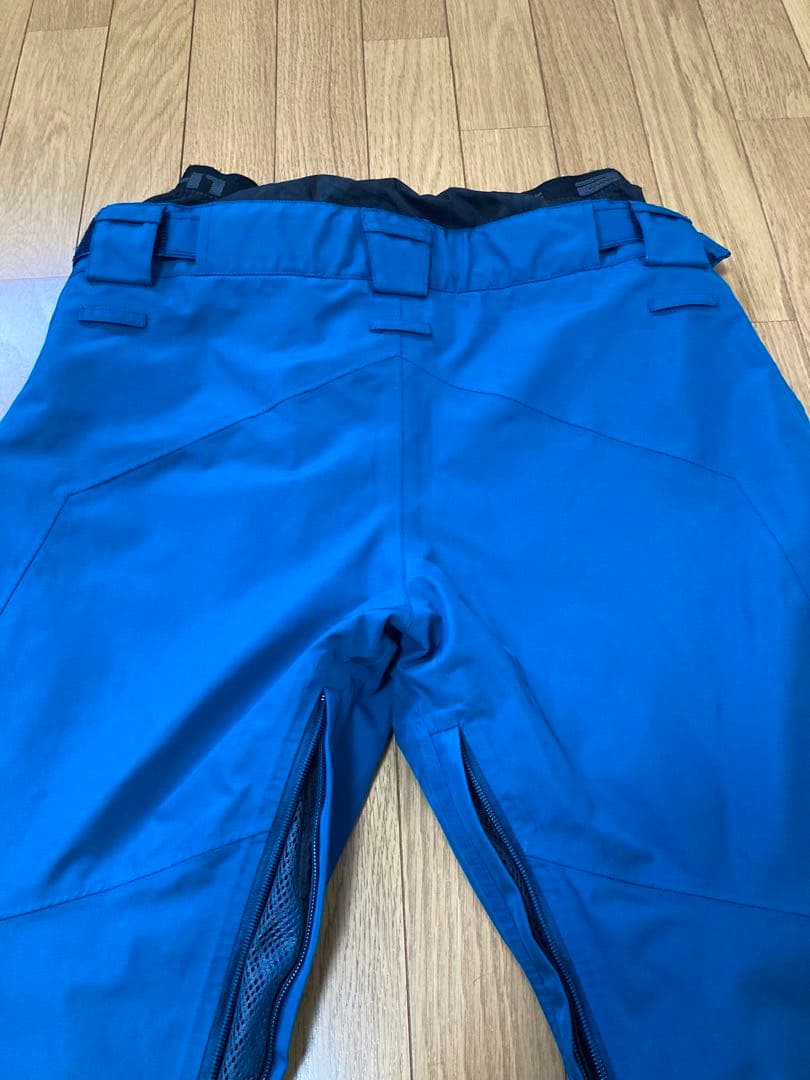 241 スノーボードウエア　GORE-TEX 上下セット