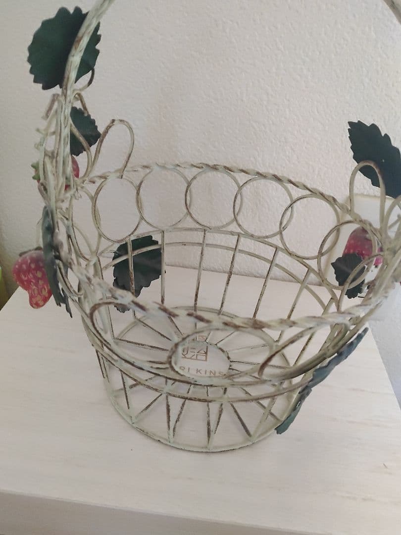 イタリアアンティーク　いちごのアイアンバスケット
