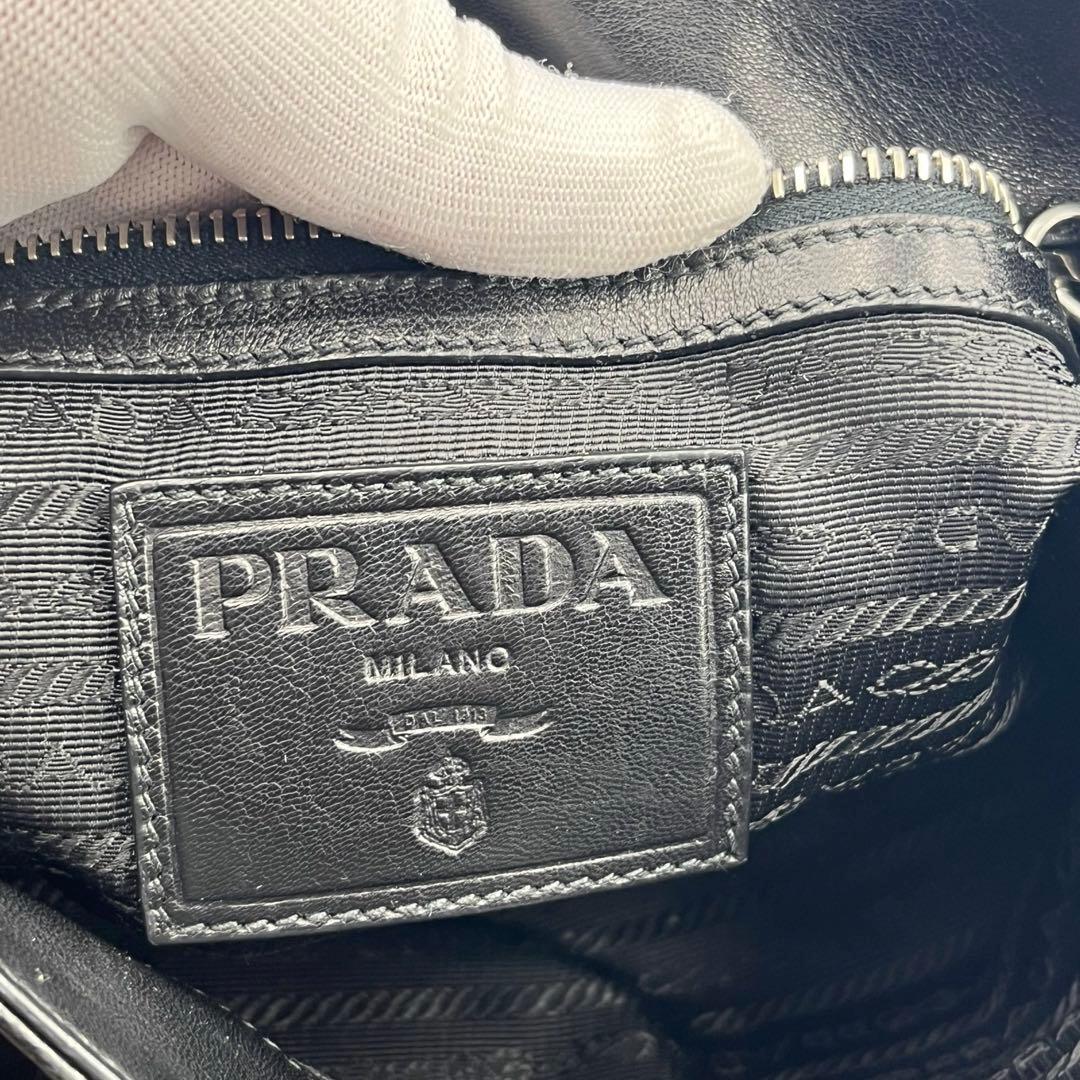 【極美品】PRADA メッセンジャーバッグ　ラムレザー　三角ロゴ　希少アイテム