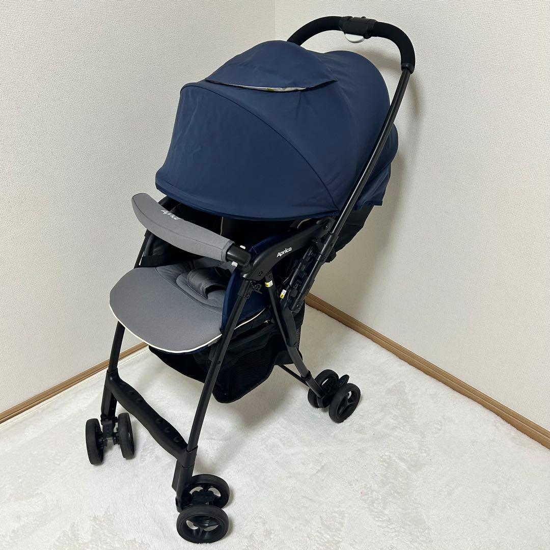 Thái Hoàng ページ、