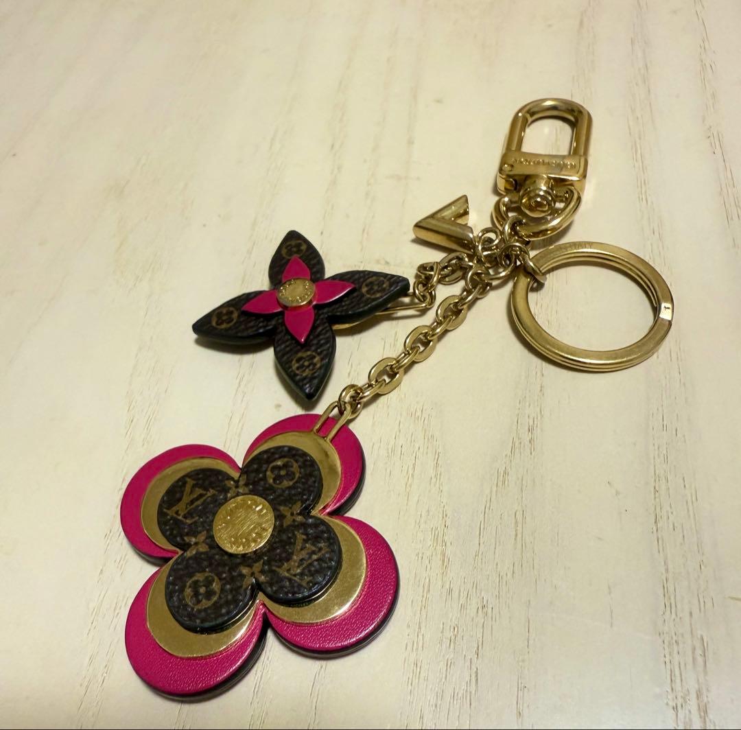 ルイ ヴィトン◎キーリング ブルーミング フラワー チャーム キーホルダー 現行
