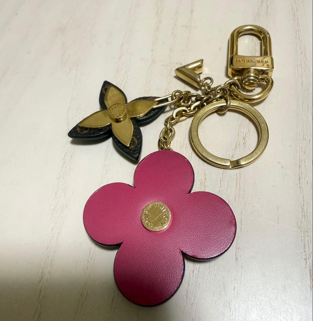 ルイ ヴィトン◎キーリング ブルーミング フラワー チャーム キーホルダー 現行