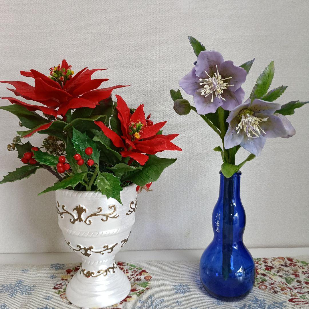 ポインセチアとクリスマスローズアレンジ 　クレイフラワー　樹脂粘土