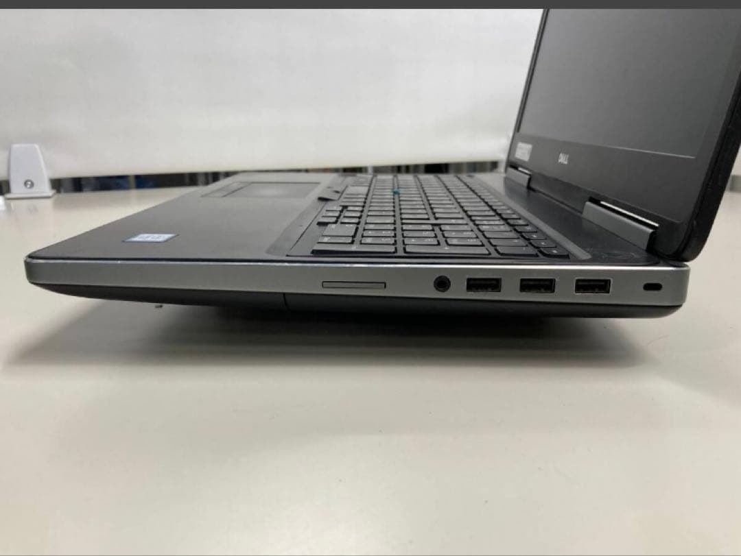 Dell Core i7/NVIDIA Quadro M2000M搭載 ジャンク