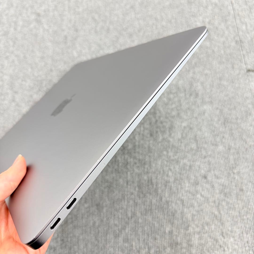 Macbook Air 2018 13 イン 8GB/256GB スペースグレイ