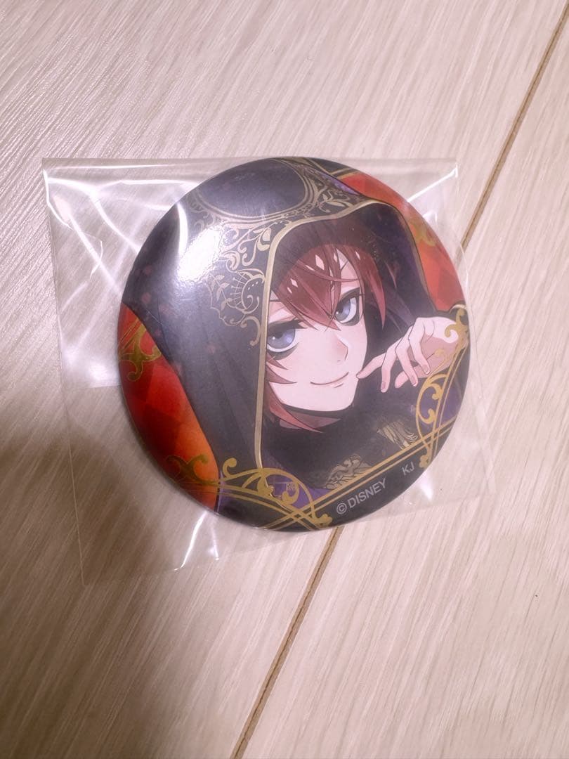 ツイステ リドル 式典服 缶バッジ