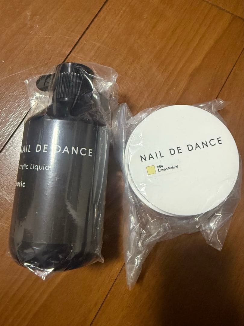 ネイル検定１級　NAILDEDANCE アクリルリキッド　パウダー