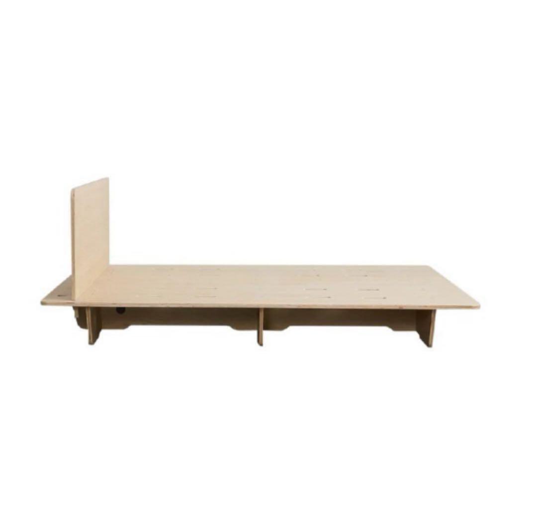 コアラ　木製ダブルベッドフレーム スリットデザイン