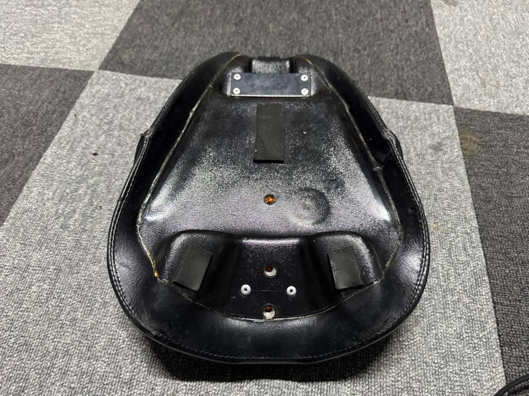 XLH883ブラックシート ストライプデザイン