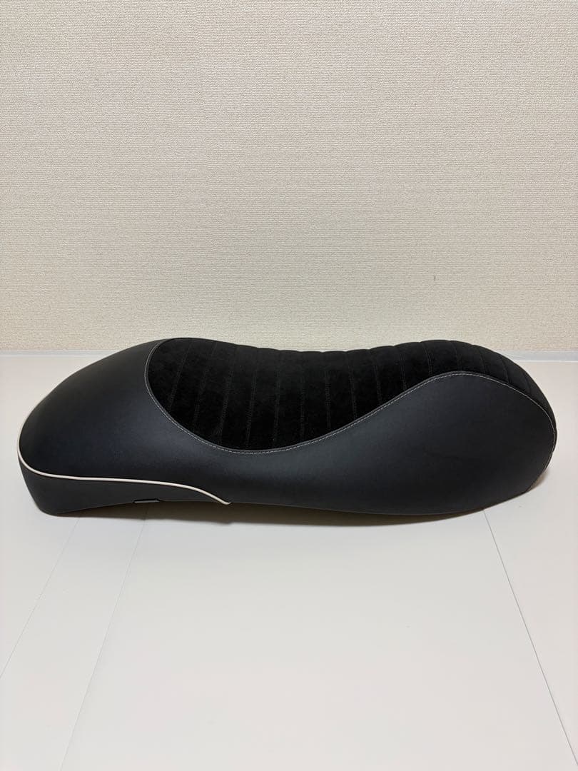 【新品未使用】ベスパ　セイジョルニ　エディション2 　 純正シート＋タンデムバー