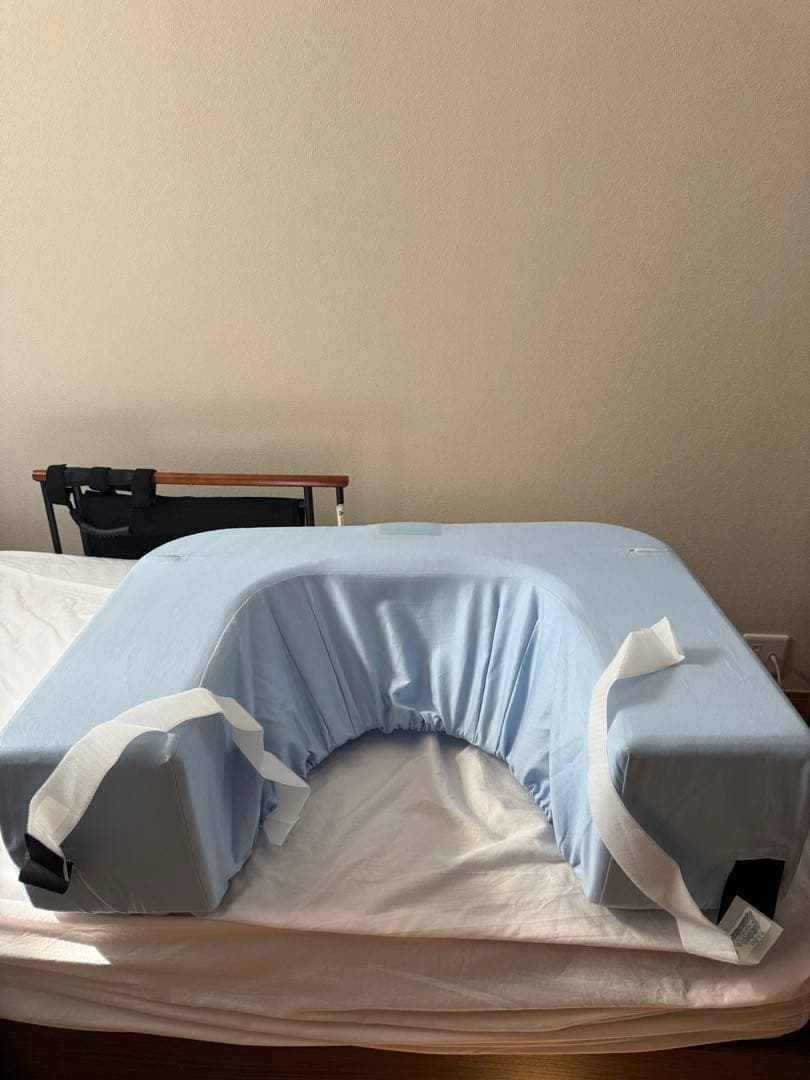 端座位ヘルパー 水色