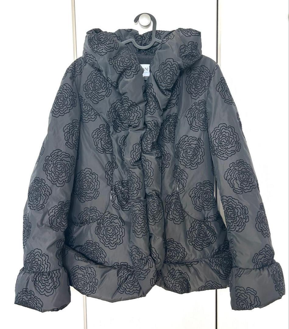 ★美品★【ARMANI COLLEZIONI】花柄ダウンジャケット 42