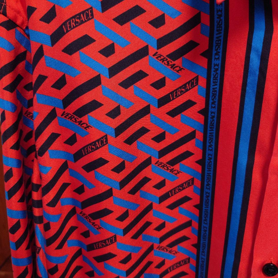 トップス VERSACE Greca Medusa Smiley Silk Shirt