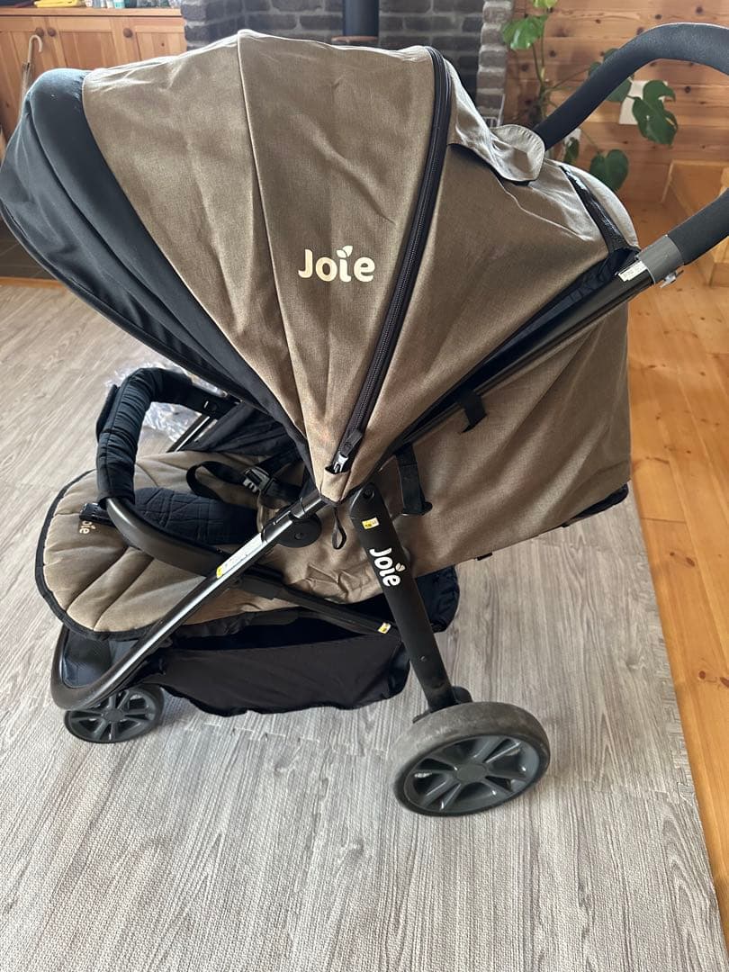 【美品】大人気❣️KATOJI Joie ライトトラックス　ベビーカー　オリーブ