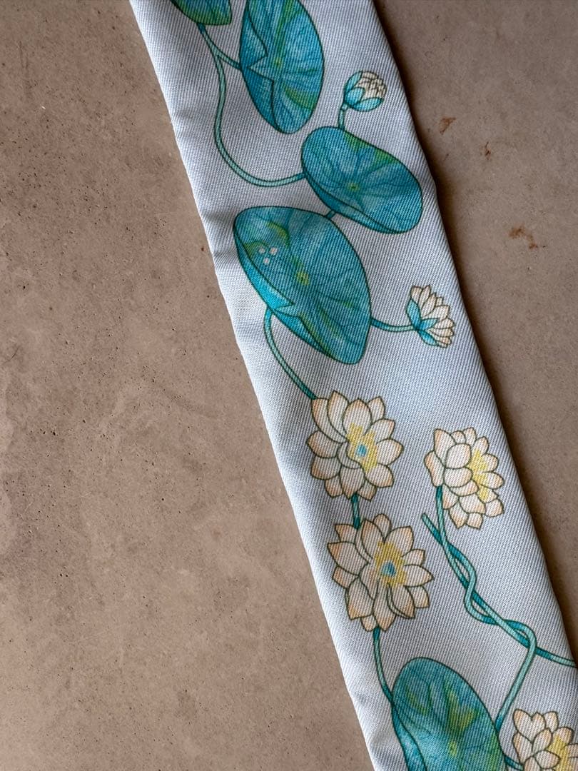 エルメス ツイリー 睡蓮デザイン