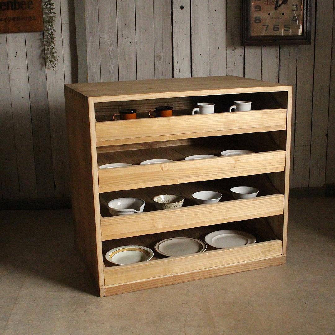 古い木製の引き出し4段　食器棚　キャビネット　古家具　古民家