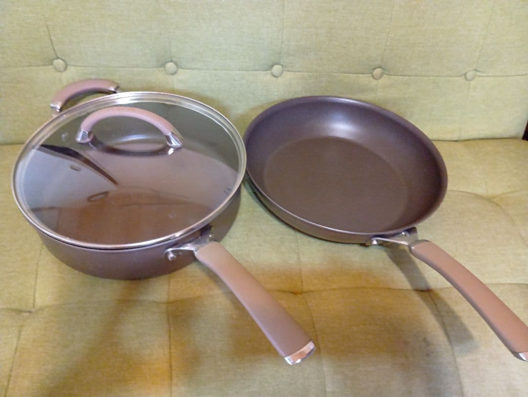 今だけ　高級シリーズ　Circulon フライパンと蓋セット