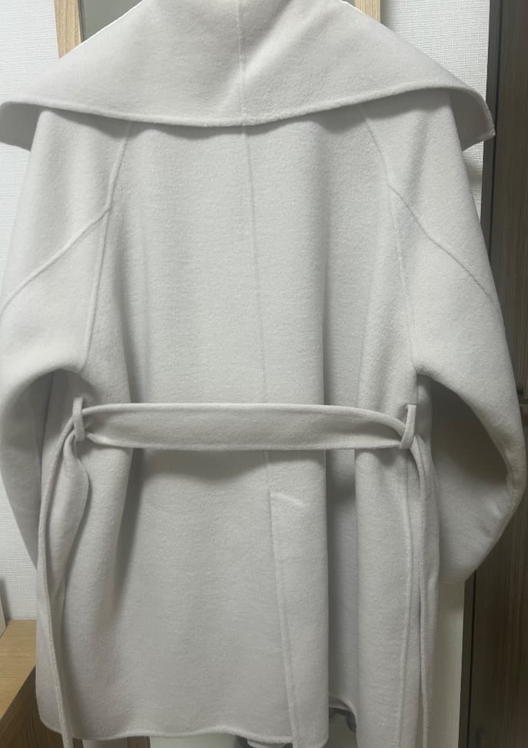 ミラオーウェン　共ベルト付きビックカラーミディ丈コート