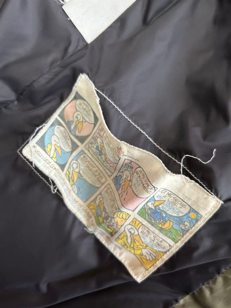 モンクレール オリーブグリーン フード付きダウンジャケット