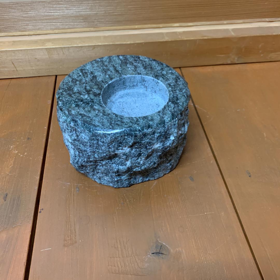 爬虫類　丸型シェルター　18