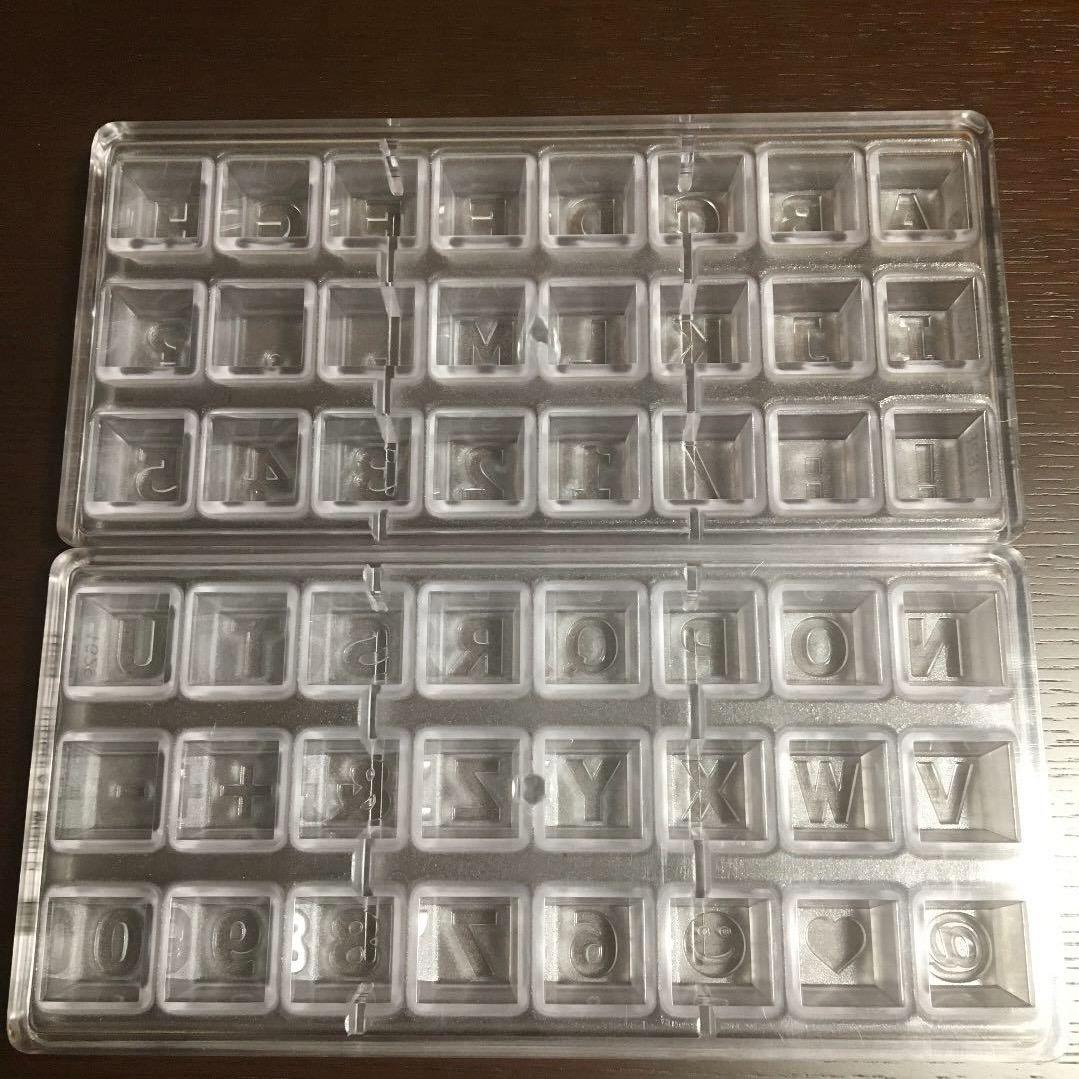 期間限定セール☺︎　チョコレートモールド 【チョコレートワールド社】2点セット