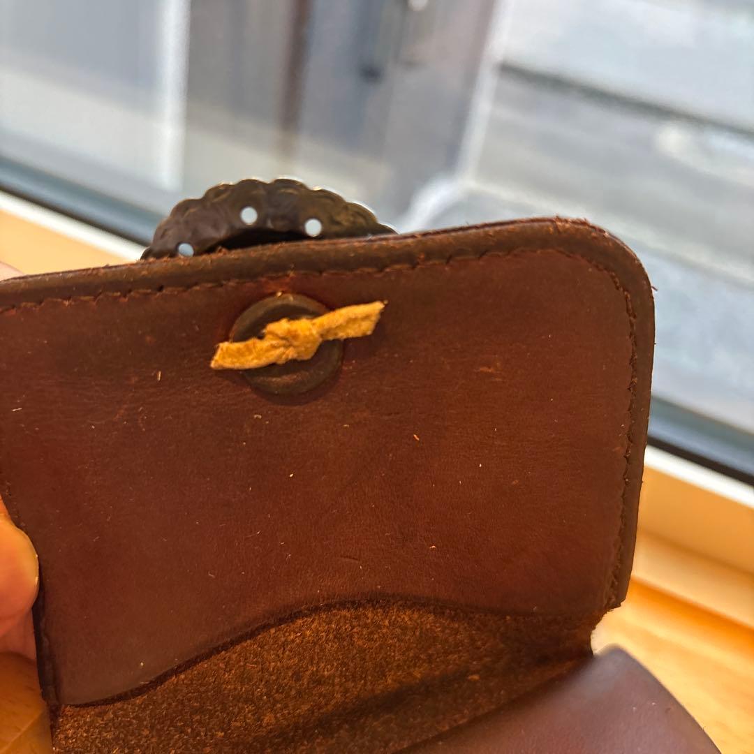 ゴローズ　角型小銭入れ　マチ無し　金メタ付きフラワーコンチョ　焦茶