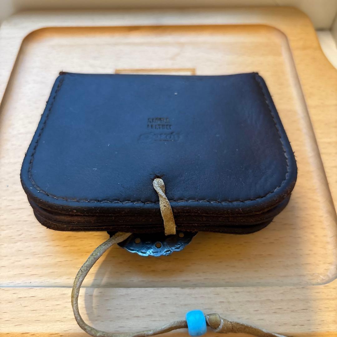 ゴローズ　角型小銭入れ　マチ無し　金メタ付きフラワーコンチョ　焦茶