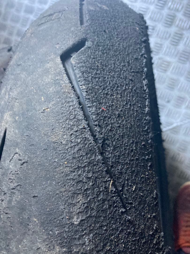 BT39SS 100/80-17 スーパーコルサ　v4 140/70-17