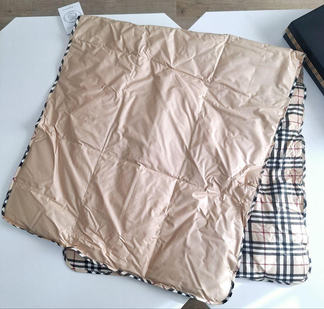[新品]BURBERRY 羽毛ひざ掛け(肩当て) 150×70cm